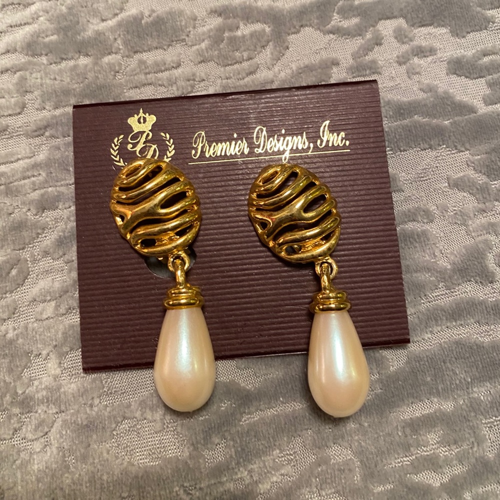 Premier Designs earrings